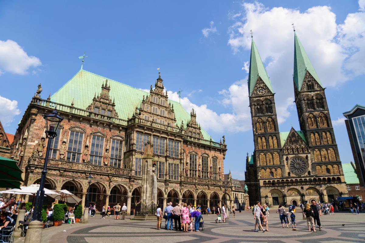 Bremer Rathaus mit Dom und Rathausplatz