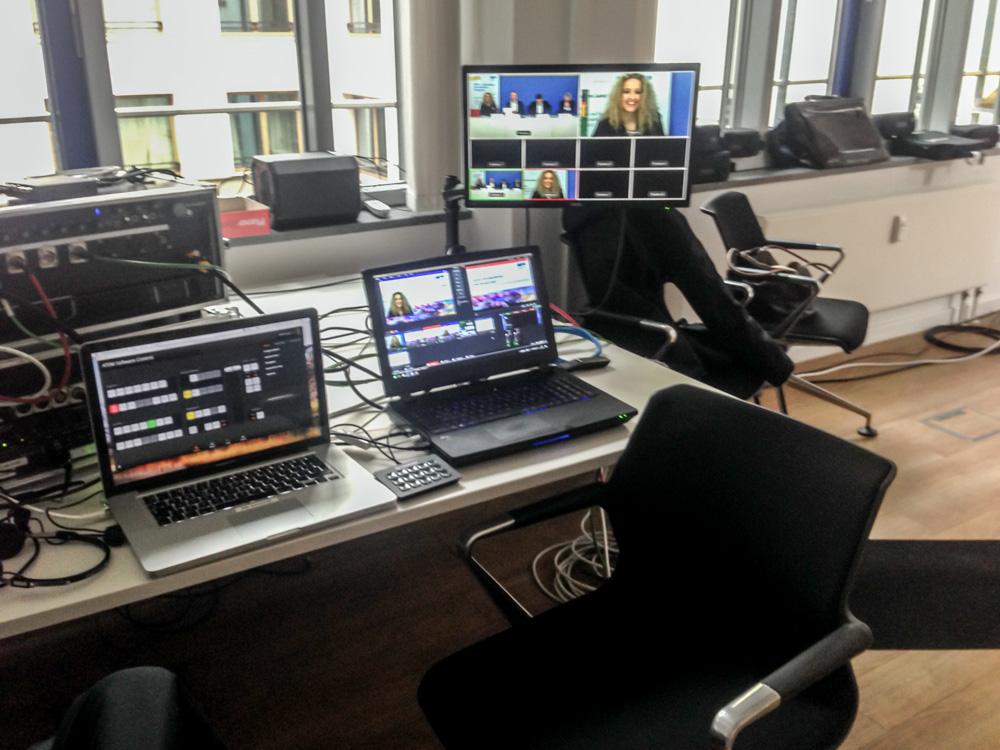 Und hier ein paar Schnappschüsse von der Pressekonferenz...